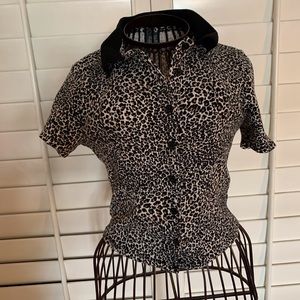 WILD FABLE Target Leopard Ribbed Collar Button Up